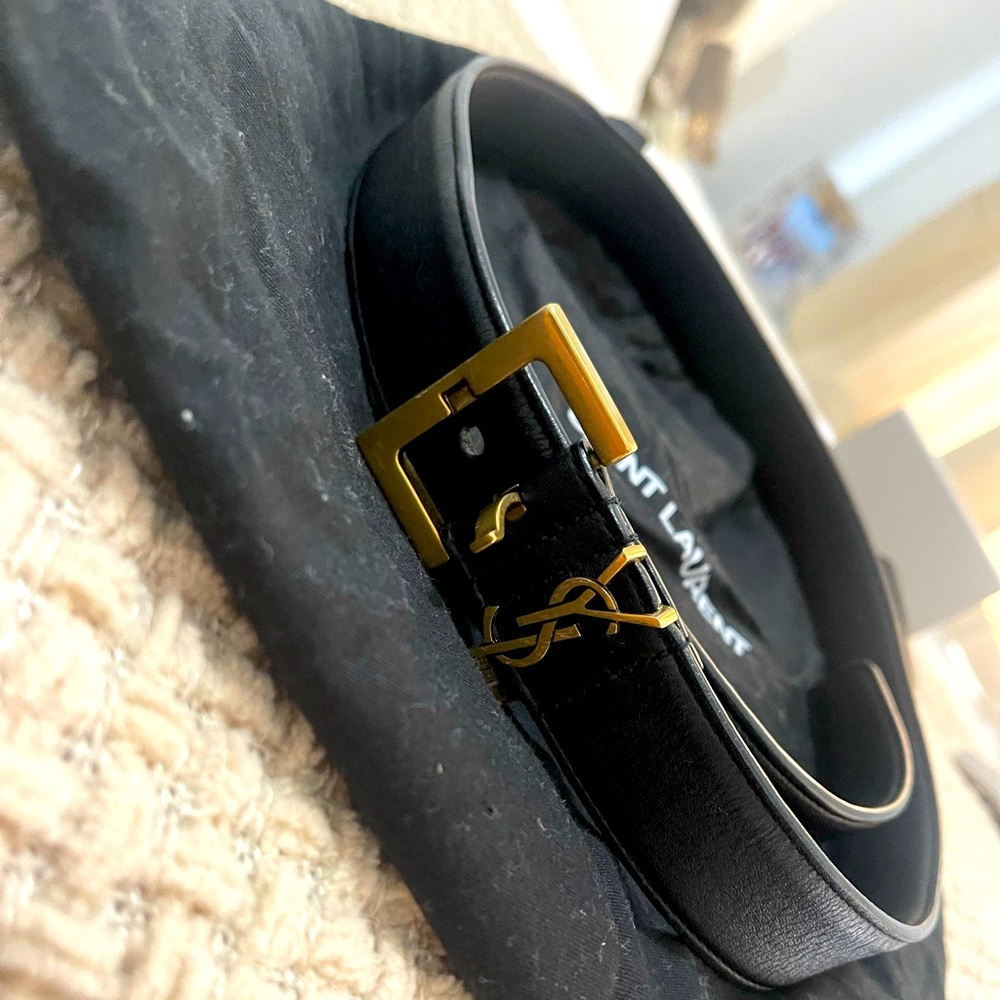 Saint Laurent Monogramme Belt with Square Buckle in Grained Leather - size 75.